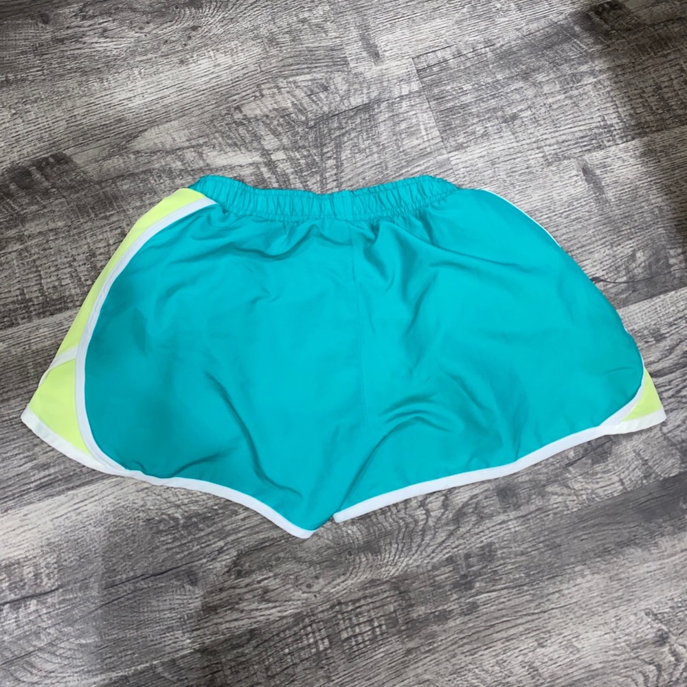 OLD NAVY RUNNING SHORTS - Picture 3 of 3